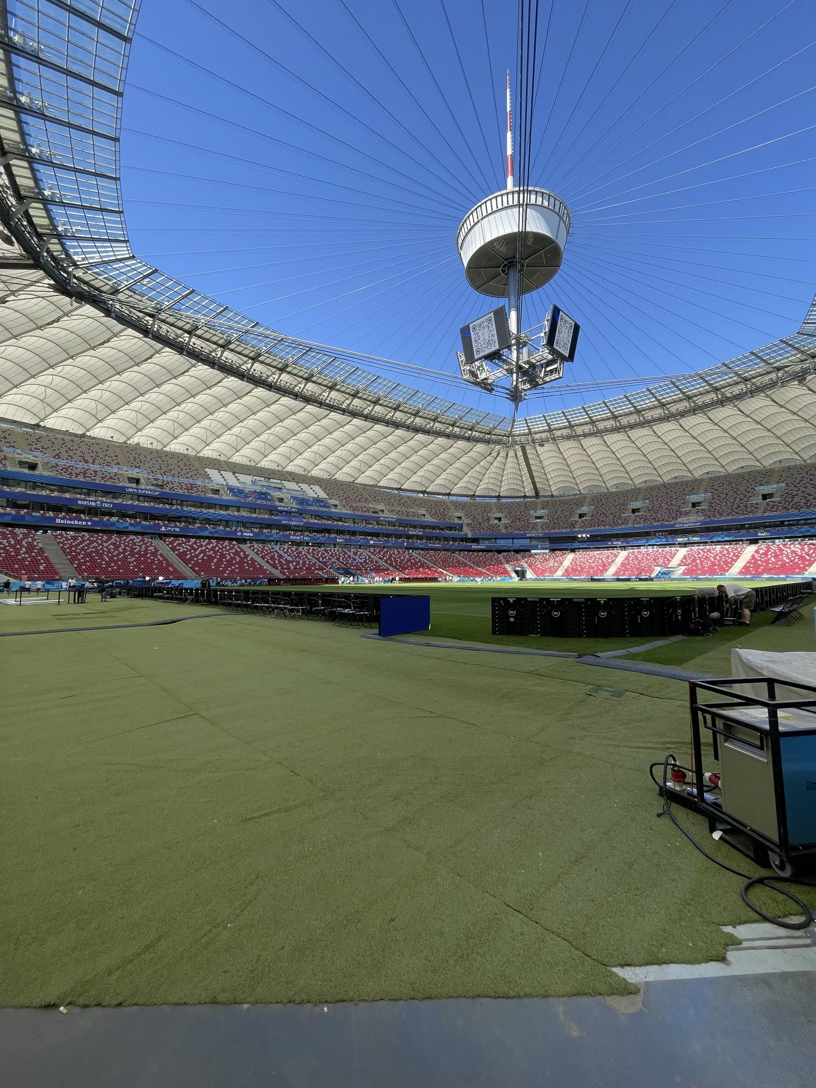 Blick in eine große Veranstaltungsarena